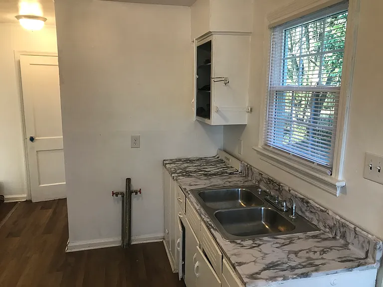 1403 Hyman Ave — Photo 10