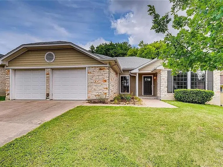 2110 Taylor Simonetti Ave — Photo 1