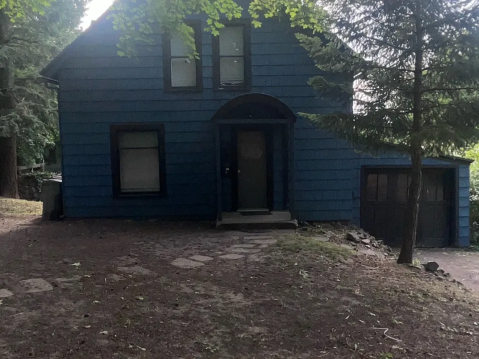 1025 NE Indiana St