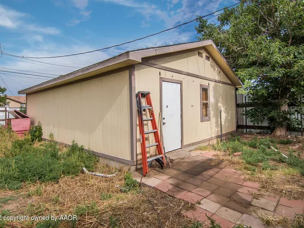 305 Oak Ave, Dumas, TX 79029