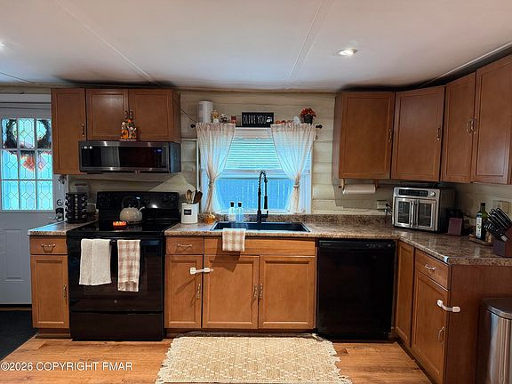 3rd image of 489 Wooddale Rd