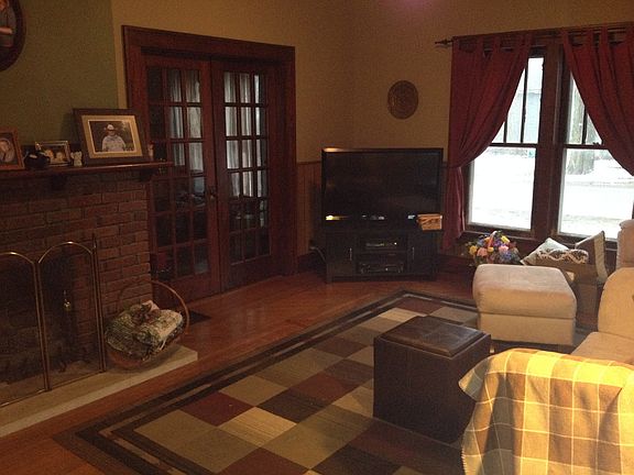 4th image of 119 W Baird St