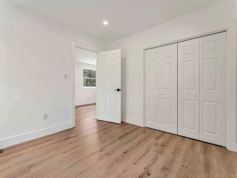 107 Juniper Dr — Photo 32