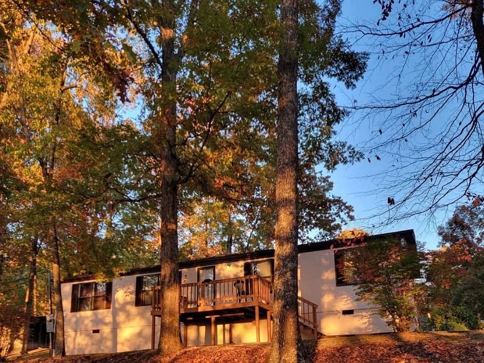 1st image of 385 Laurel Rd