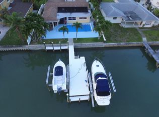 11240 5th St E, Treasure Island, FL 33706