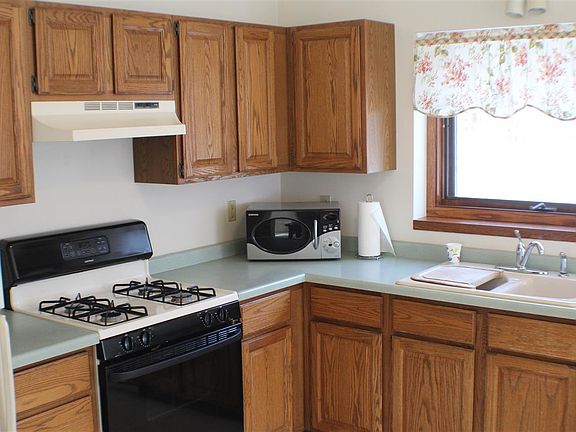4th image of 225233 Camellia St