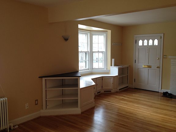 Living RM. bay window