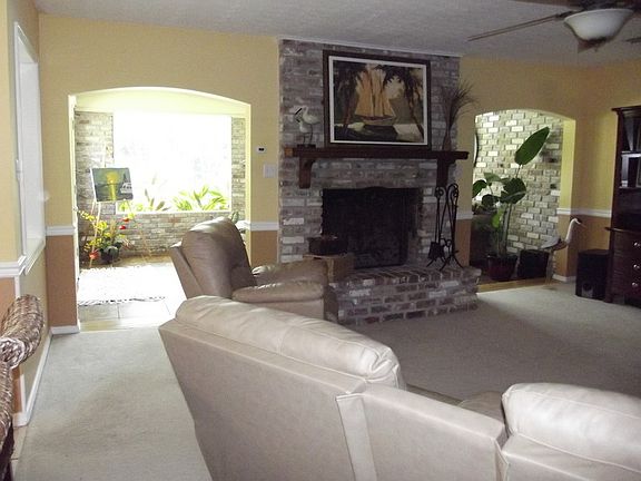 4th image of 623 Briarwood Dr
