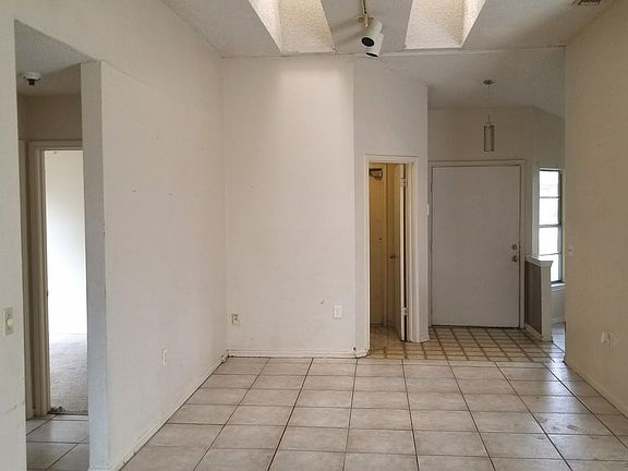 4th image of 6026 Whispering Lake St
