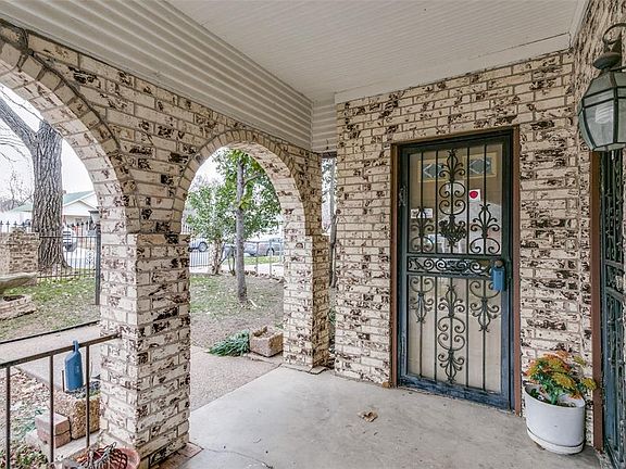 4th image of 2208 Lee Ave