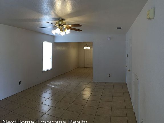 3rd image of 902 Clairidge Ave APT A