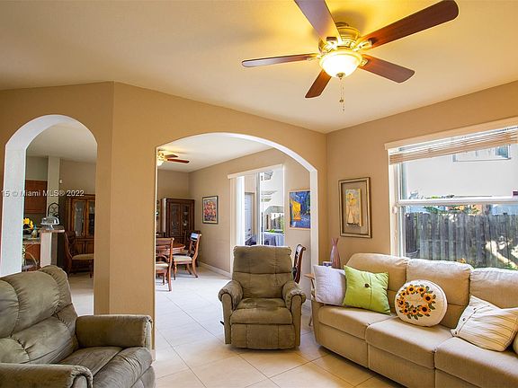 3rd image of 2885 SE 1st Dr Unit 10