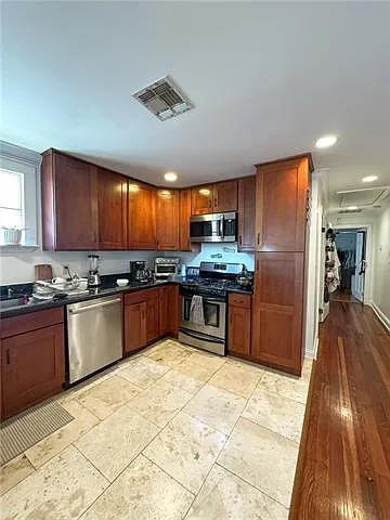2312 Calhoun St #B — Photo 8
