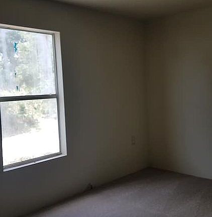 3rd image of 208 Wright St W