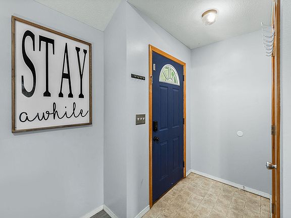 5th image of 129 E Loyal Street