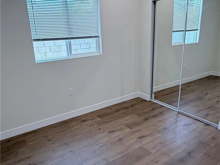 8146 Vantage Ave — Photo 5
