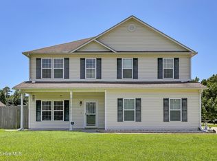 301 Tucksey Ct S, Hubert, NC 28539