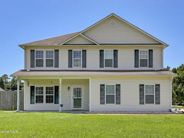 301 Tucksey Court S, Hubert, NC 28539