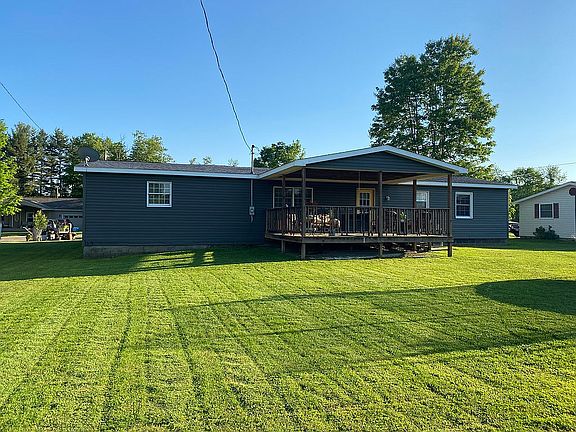 4th image of 52570 East Dr