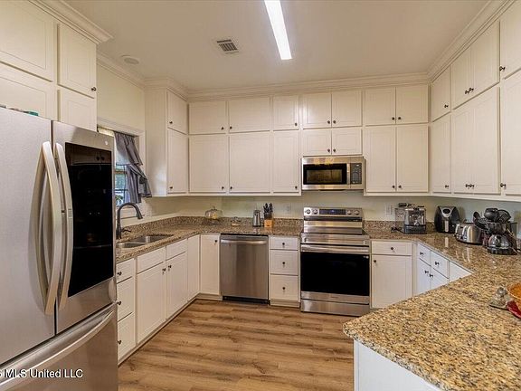 5th image of 607 N Brooks Ave