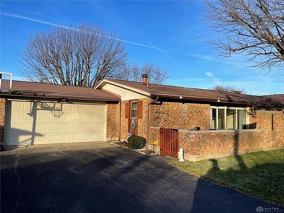 2nd image of 203 Gardengrove Way