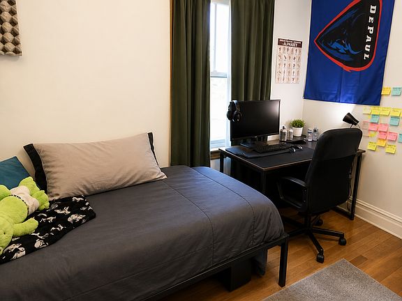 4th image of 646 W Oakdale Ave #2R
