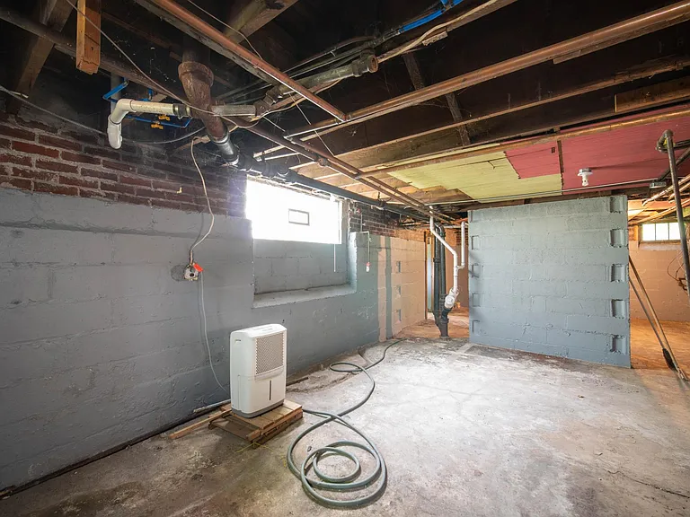 70 Elmwood Ave — Photo 18