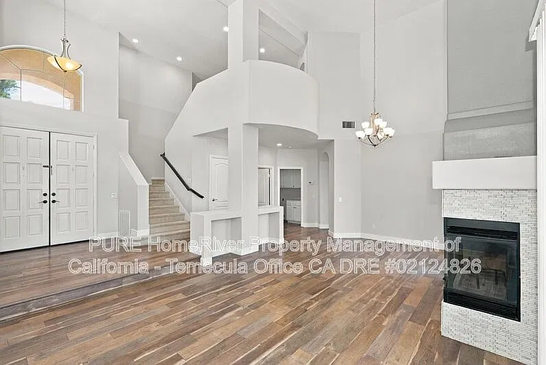 3 bed, 2.5 bath, 2147 sqft, $3,295 — Photo 4