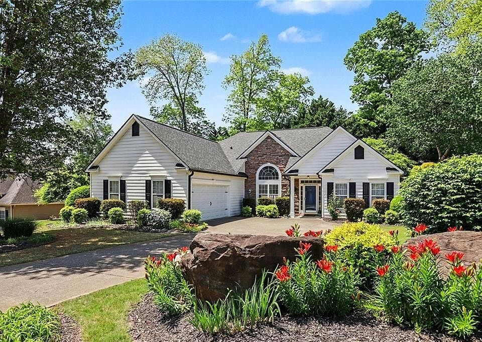 1st image of 114 Clifford Ct