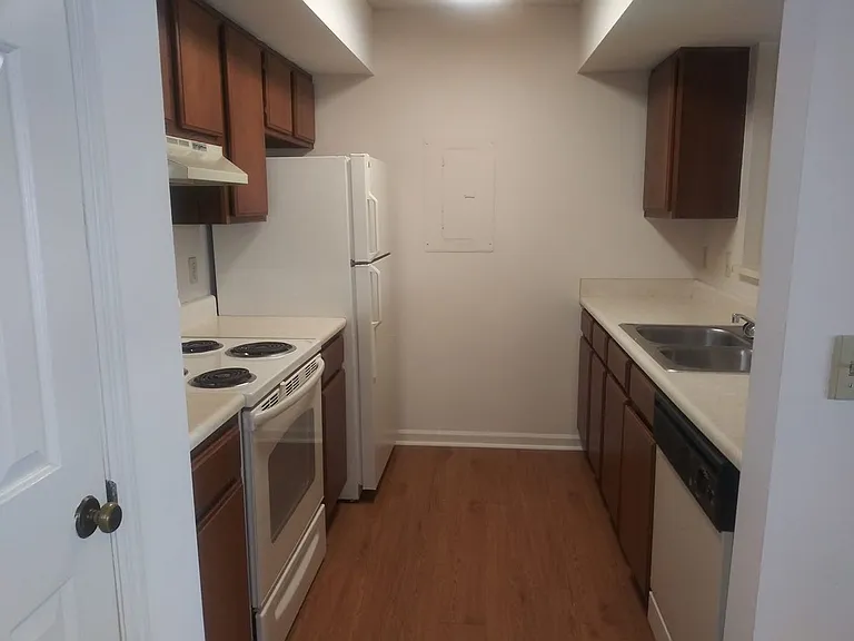 Tusculum Square Apartments and Townhomes — Photo 13