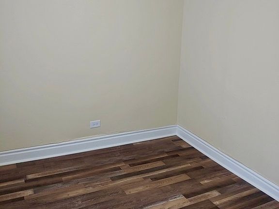 4th image of 727 Elmer St