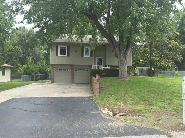 712 S Boyer Rd, Arkansas City, KS 67005