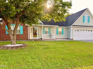 104 Adell Ln, New Bern, NC 28562