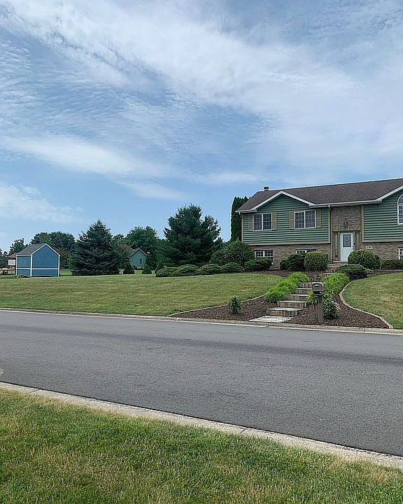 1st image of 110 Summerhill Dr