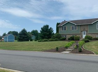 110 Summerhill Dr, Valparaiso, IN 46385