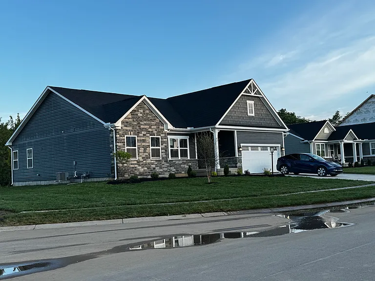 2011 Creswell Dr — Photo 3