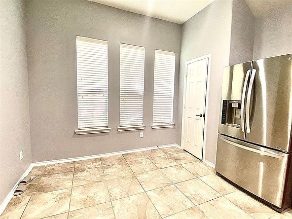 5th image of 25026 Lakecrest Manor Dr
