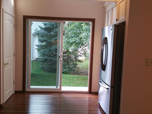 5th image of 194 Tallowwood Dr