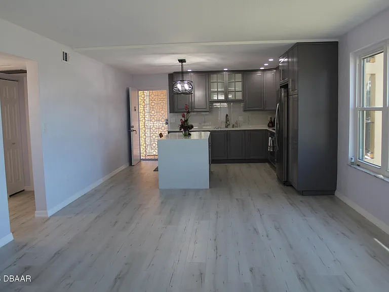 329 Wilder Blvd — Photo 14
