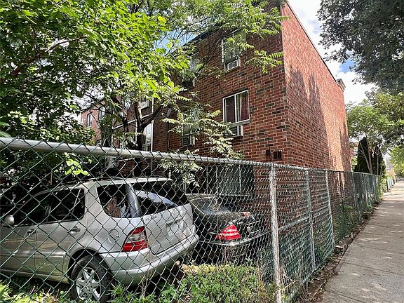 3rd image of 466 E 179th Street