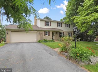 2013 Maplewood Dr, Hagerstown, MD 21740