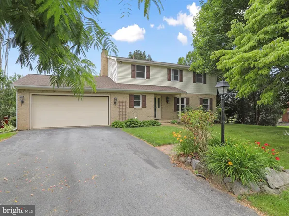 2013 Maplewood Dr, Hagerstown, MD 21740