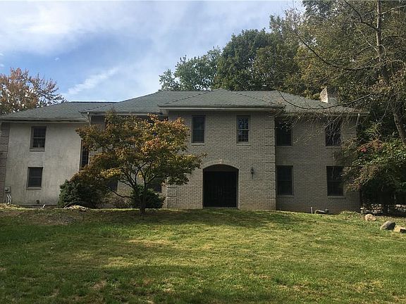 5th image of 816 Lake St