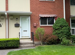240 Centerbrook Rd #240, Hamden, CT 06518
