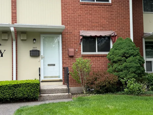 240 Centerbrook Road #240, Hamden, CT 06518