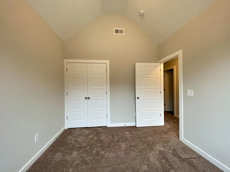 7950 Saint James Dr — Photo 33