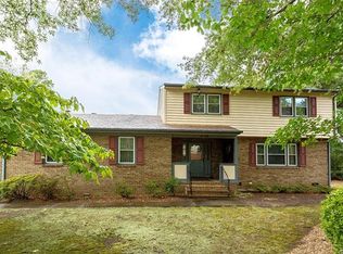 2820 Blithe Dr, Chester, VA 23831