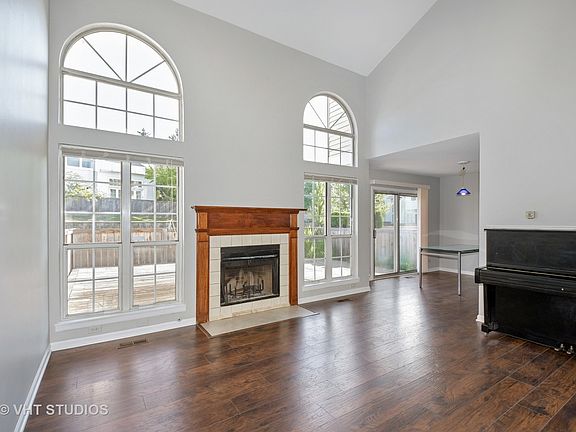 2nd image of 620 Newbury Ln