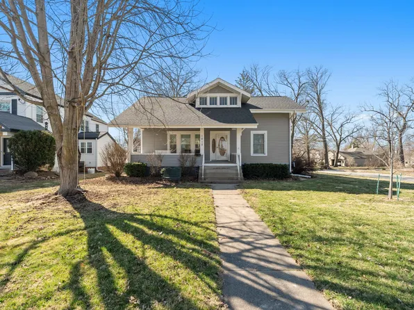 1017 S 6th Ave W, Newton, IA 50208