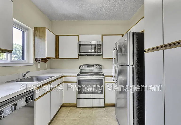 11041 Villaridge Ct #B — Photo 4